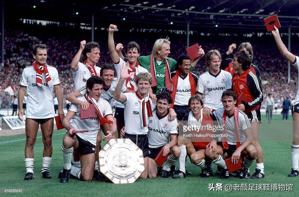 英格兰第一铁汉，骨折踢完比赛，40年前战胜曾国足，爱穿牛逼鞋