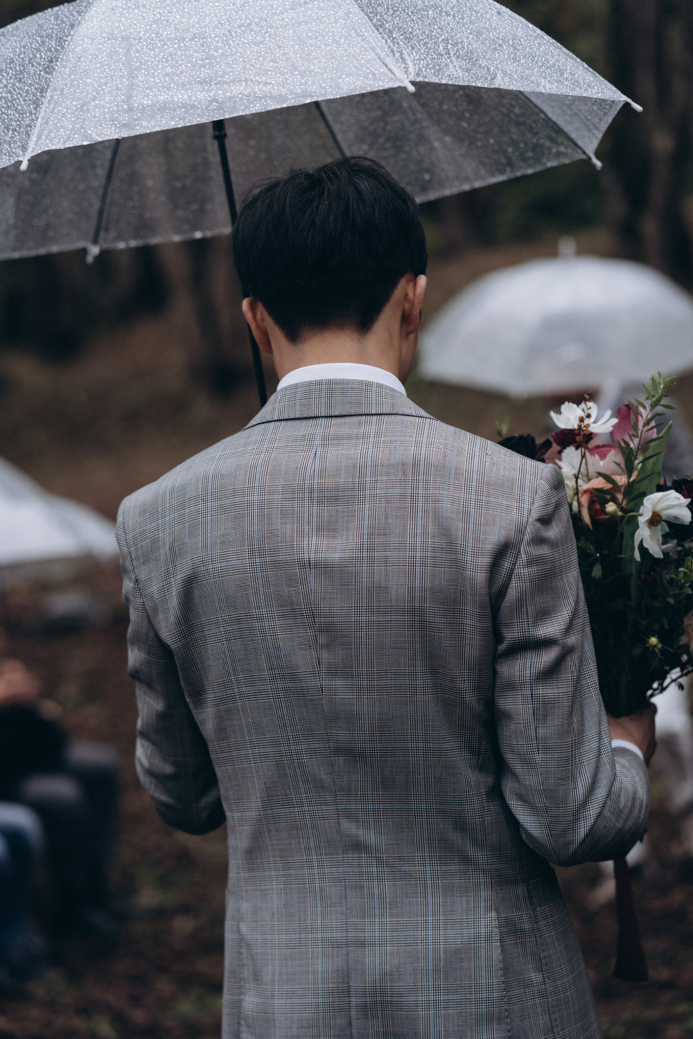 我们带上婚纱，去与世隔绝的山中办了一场绝世婚礼