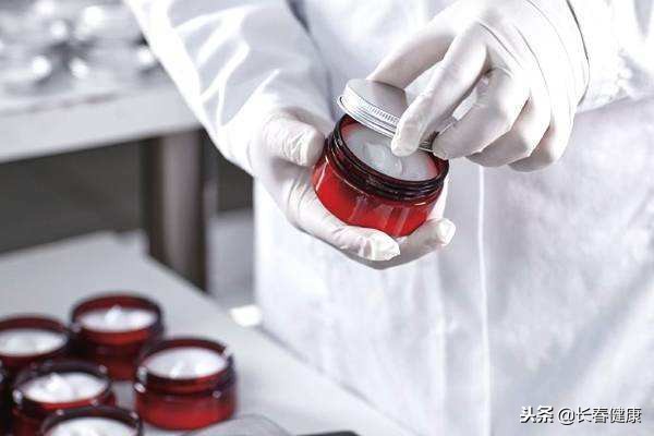 保湿化妆品能不能保护皮肤,化妆品真的可以保护皮肤吗