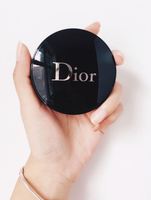 阿玛尼红气垫秋冬好用吗,阿玛尼红气垫简单日常妆教程