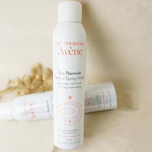 油皮适合用什么护肤品，吃土踩雷这些你一定要知道