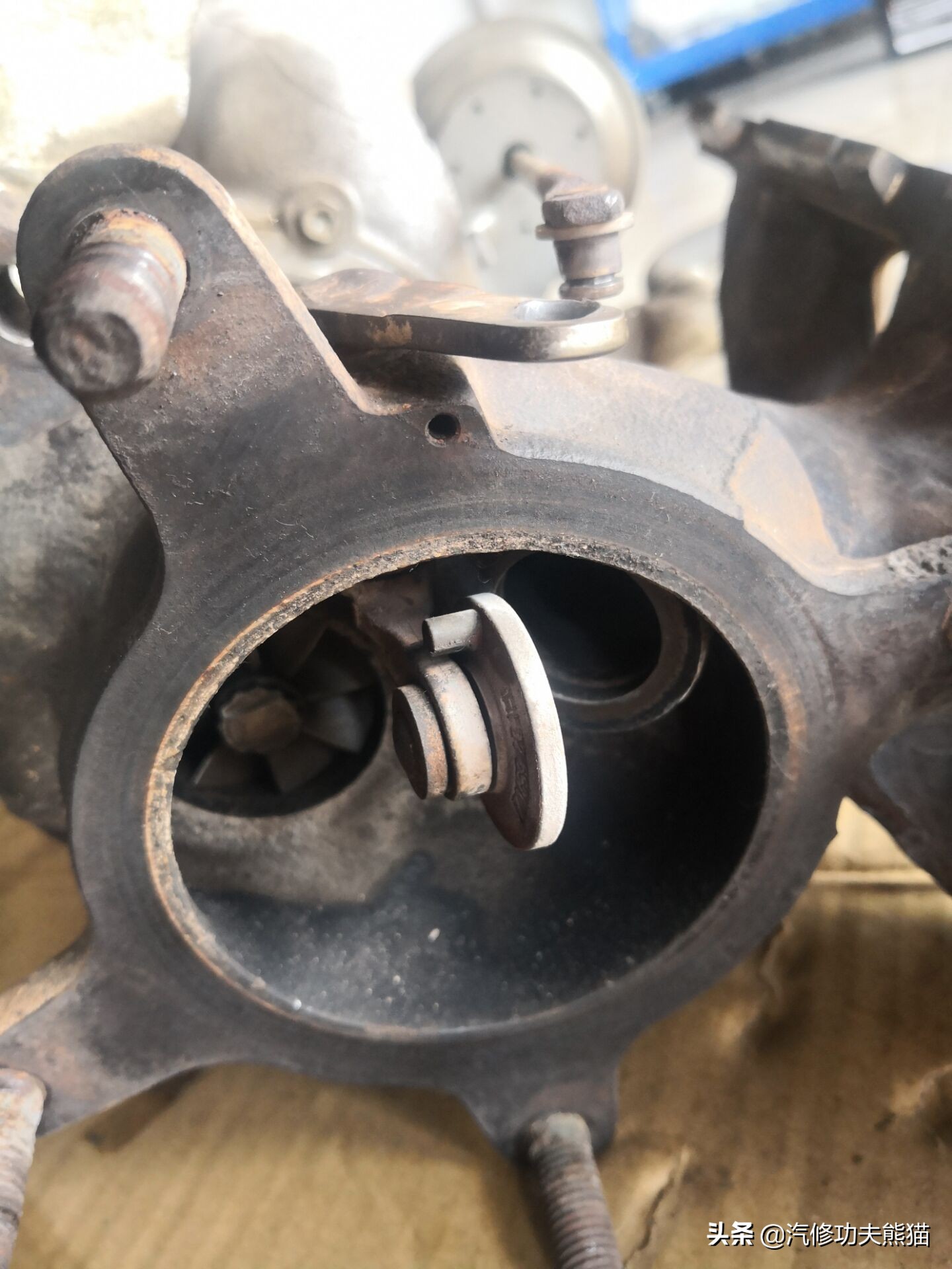 大众夏朗2.0t三代烧机油解决方法,大众夏朗1.8t烧机油