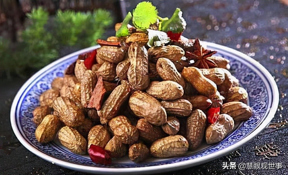 《侯卫东*场官**笔记》和《侯海洋基层风云》中的烧鸡公