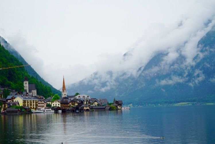 欧洲小镇的美丽风景令人心旷神怡,欧洲最美的湖边小镇