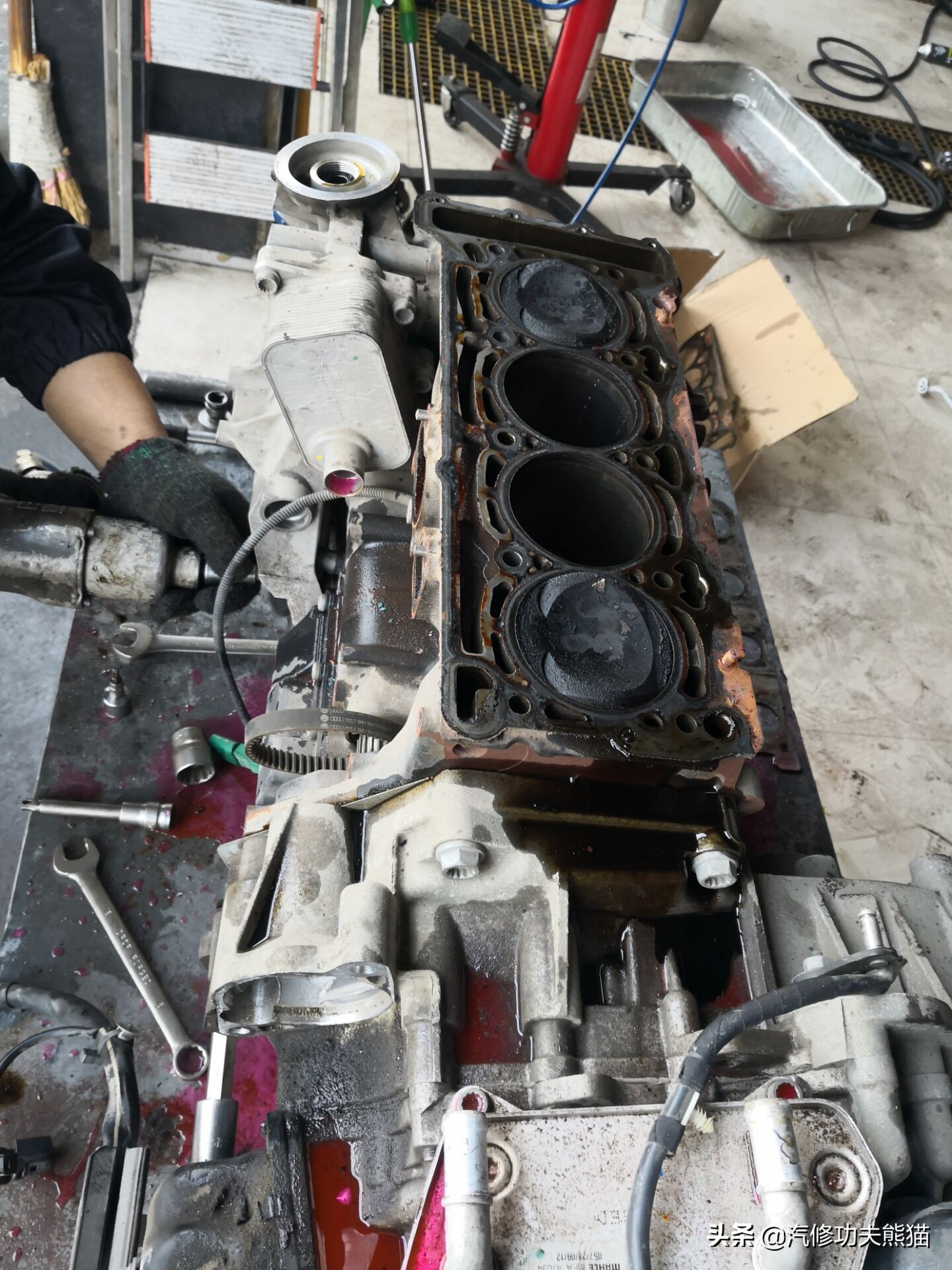 大众夏朗烧机油用什么燃油宝,2012款夏朗2.0t烧机油怎么处理