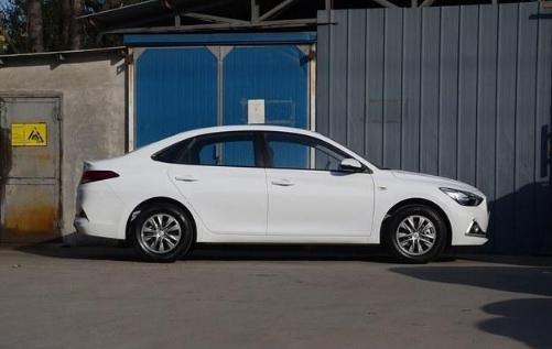 配置高又便宜油耗低的车,现代悦动怎么样值不值得买