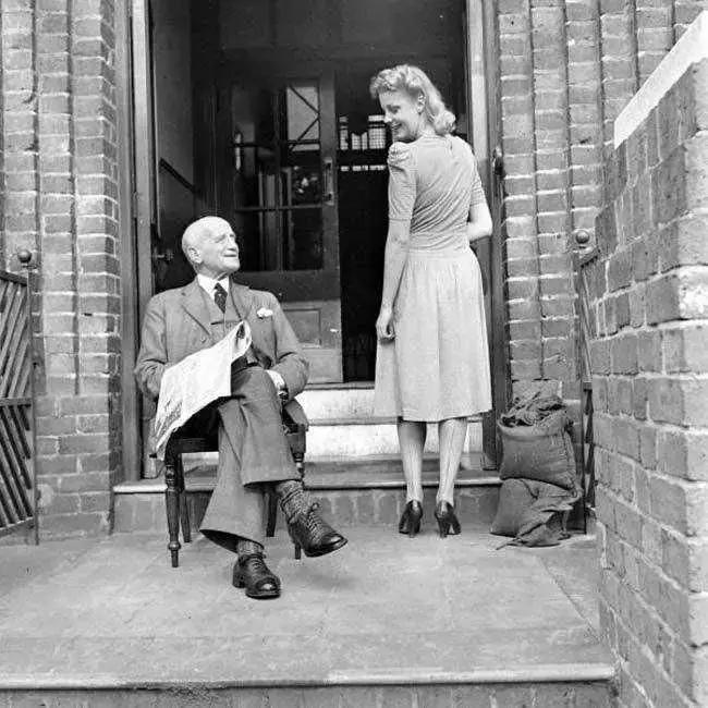 最先穿丝袜的国家,最早穿丝袜的人