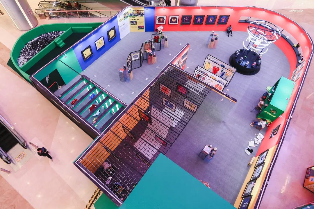 球场也是商场,球场是男人的战场