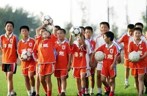 鲁能足校青训精英队招生条件,鲁能足校有前途的小球员