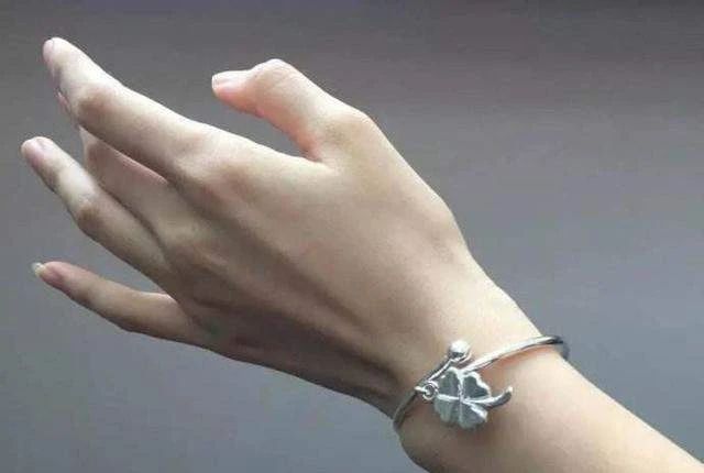 手模是怎么保护手的,手模是用什么做的