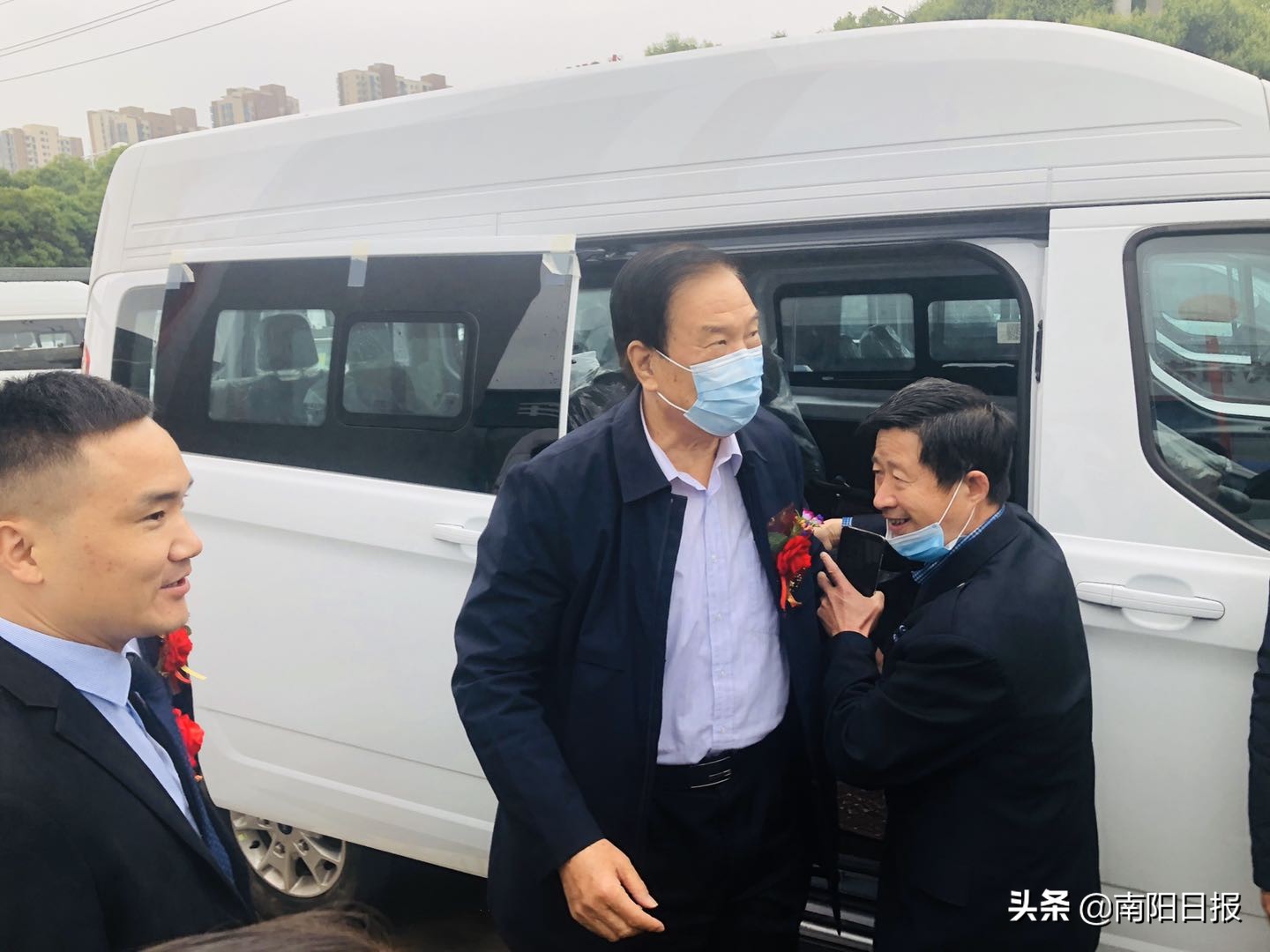 宛运集团再度携手江铃汽车南阳顺铃公司49台新车即将投入定制客运