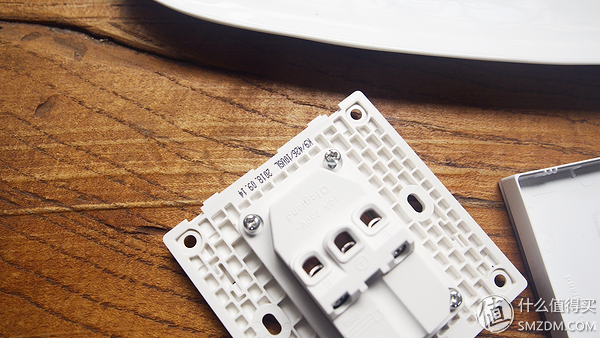 罗格朗开关插座内部结构如何组装,施耐德罗格朗西蒙哪个性价比高