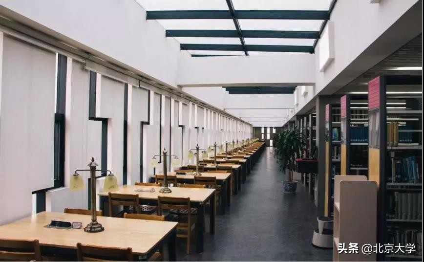 探园|燕园有多少个图书馆？