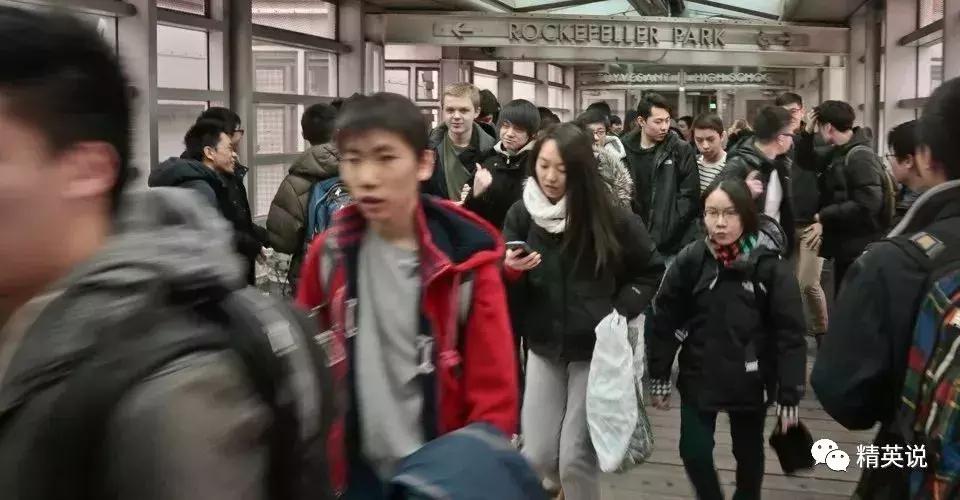 “带着孩子移民海外，但我们还是没能逃离疯狂的补习班……”