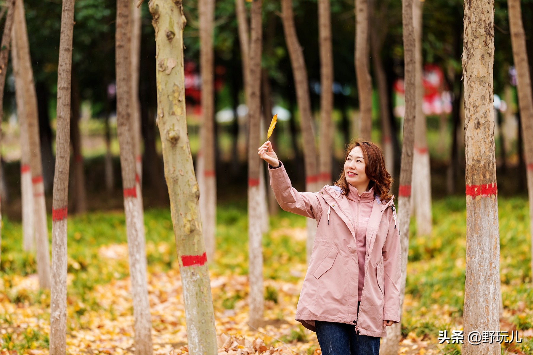 既时尚又实用的冲锋衣,简约而不简单的冲锋衣奢潮