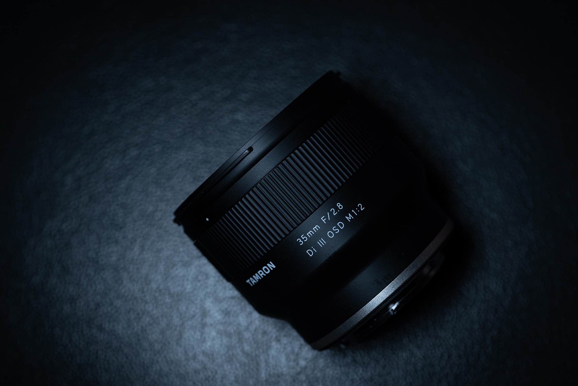 腾龙24mmf2.8全画幅广角微单镜头,腾龙352.8索尼镜头