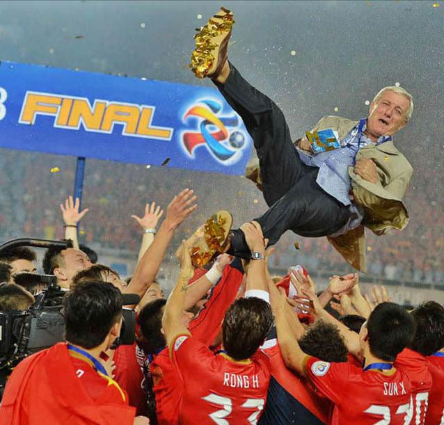 一个人名场面足球,一人一个名场面格策