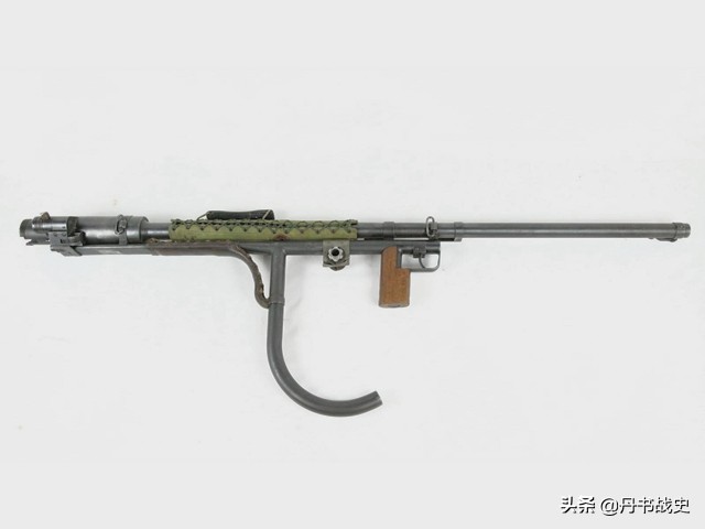 二战瑞典m37式冲锋枪,m2卡尔古斯塔夫反坦克榴弹发射器
