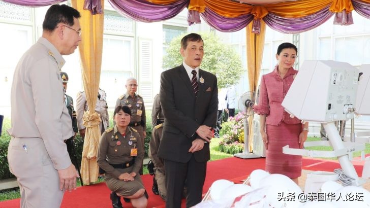 泰国国王为抗击疫情捐赠物,泰国捐款56亿