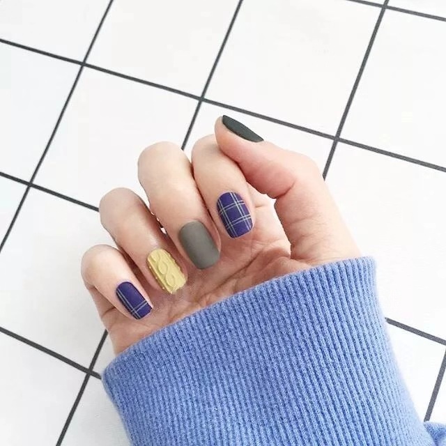 可爱又时髦的毛衣美甲教程，是时候给你的指尖换上“冬装”啦！