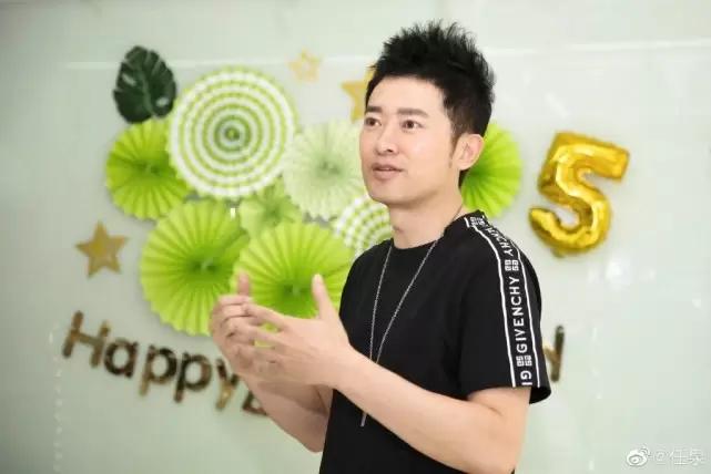 黄晓明娱乐圈关联最多公司,黄晓明旗下艺人有哪些最新消息