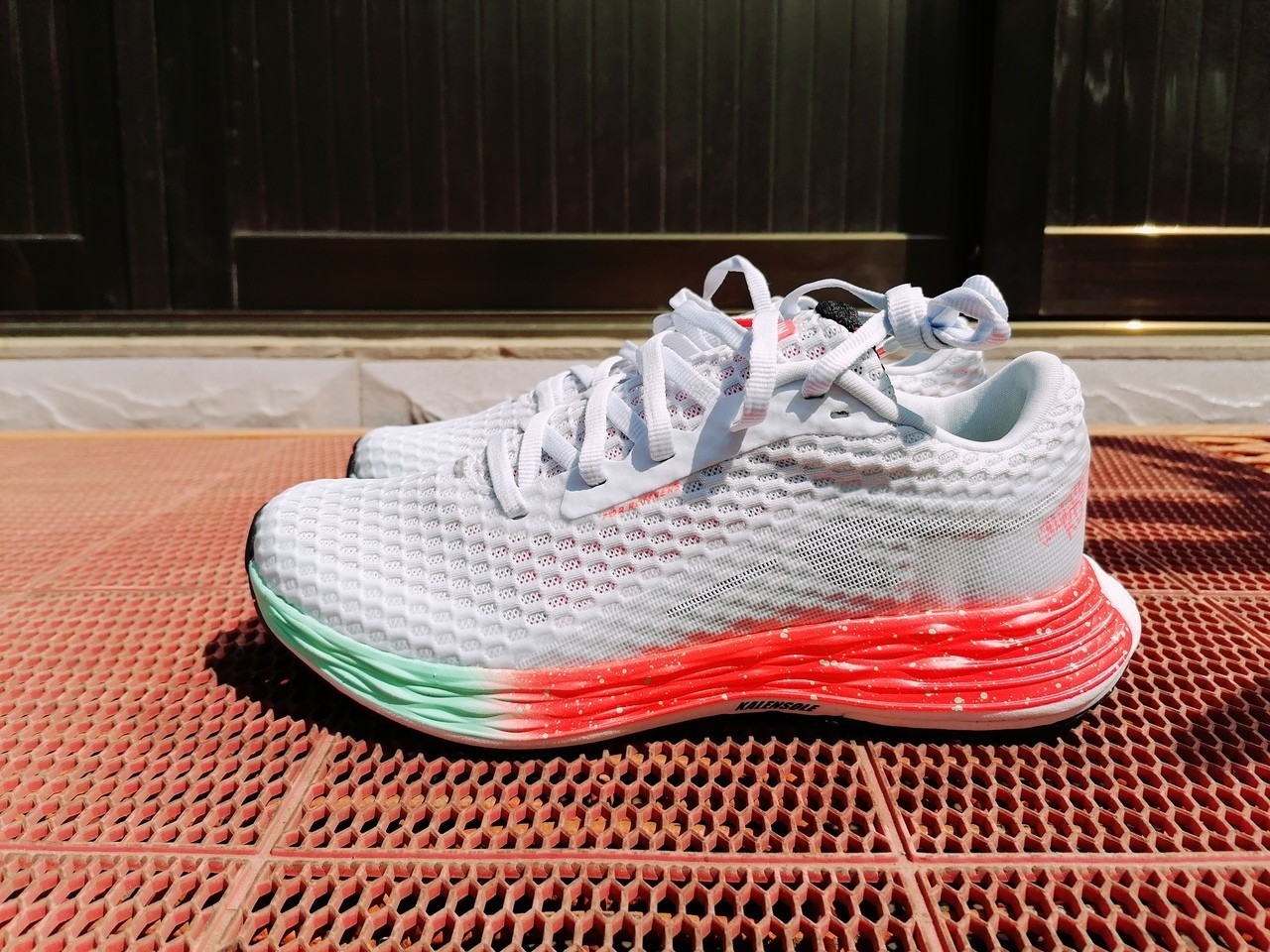 迪卡侬KDPLUS跑鞋：高颜值＋高性价