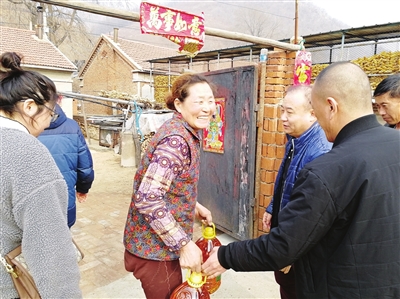 扶贫路上致敬一线驻村干部,致敬一线扶贫干部