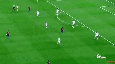 什么样的中场更适合现代足球,中场转身摆脱