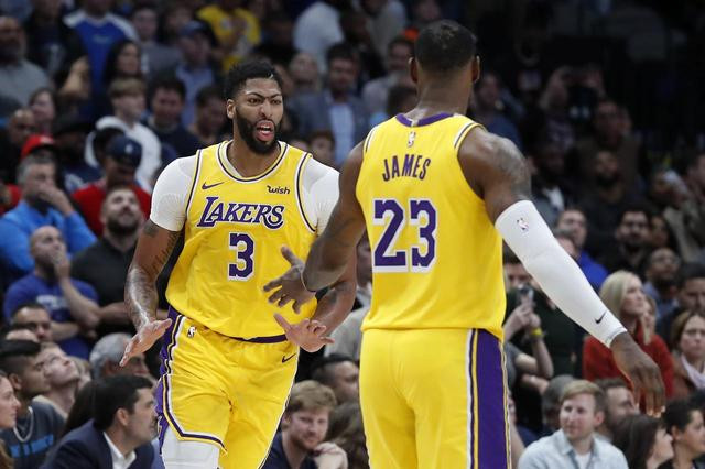 勒布朗詹姆斯工资总收入,2023勒布朗詹姆斯一年工资