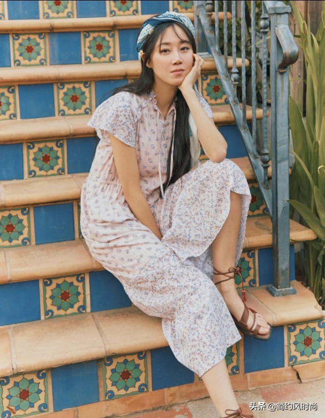 韩星孔孝真代言品牌ThursdayIsland，完美演绎波西米亚风格穿搭