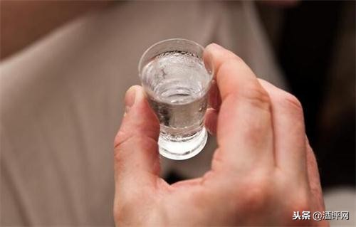 醉酒耍酒疯是心理疾病吗,喝醉后发酒疯是不是心理问题