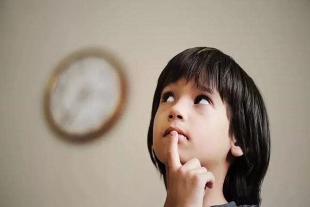 孩子不懂时间,不急不催让孩子学会时间管理