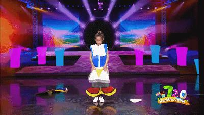 月亮姐姐穿衣裳视频,月亮姐姐服装变化