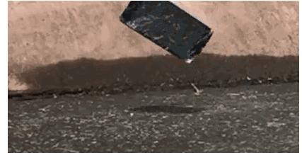 手机屏幕摔碎了一点点要修吗,手机屏幕摔坏了维修是不是卡