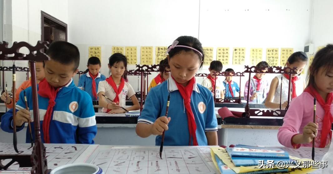 兴义市沧江乡中心小学六一班,兴义市少年宫