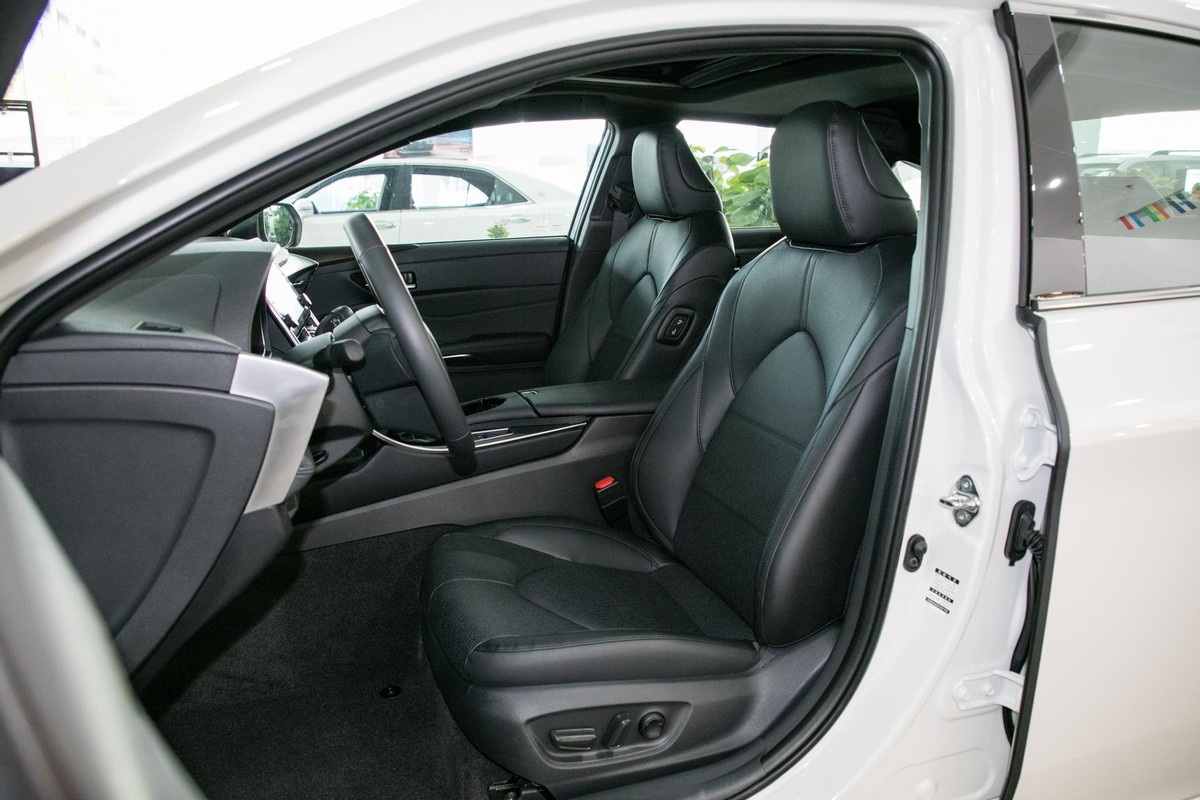 亚洲龙b柱刮痕怎么办,亚洲龙a柱漏风分析