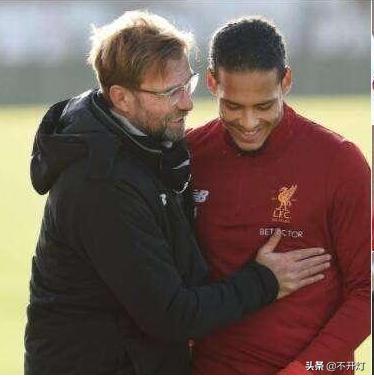 范迪克年度精彩表现,范迪克带刀中卫