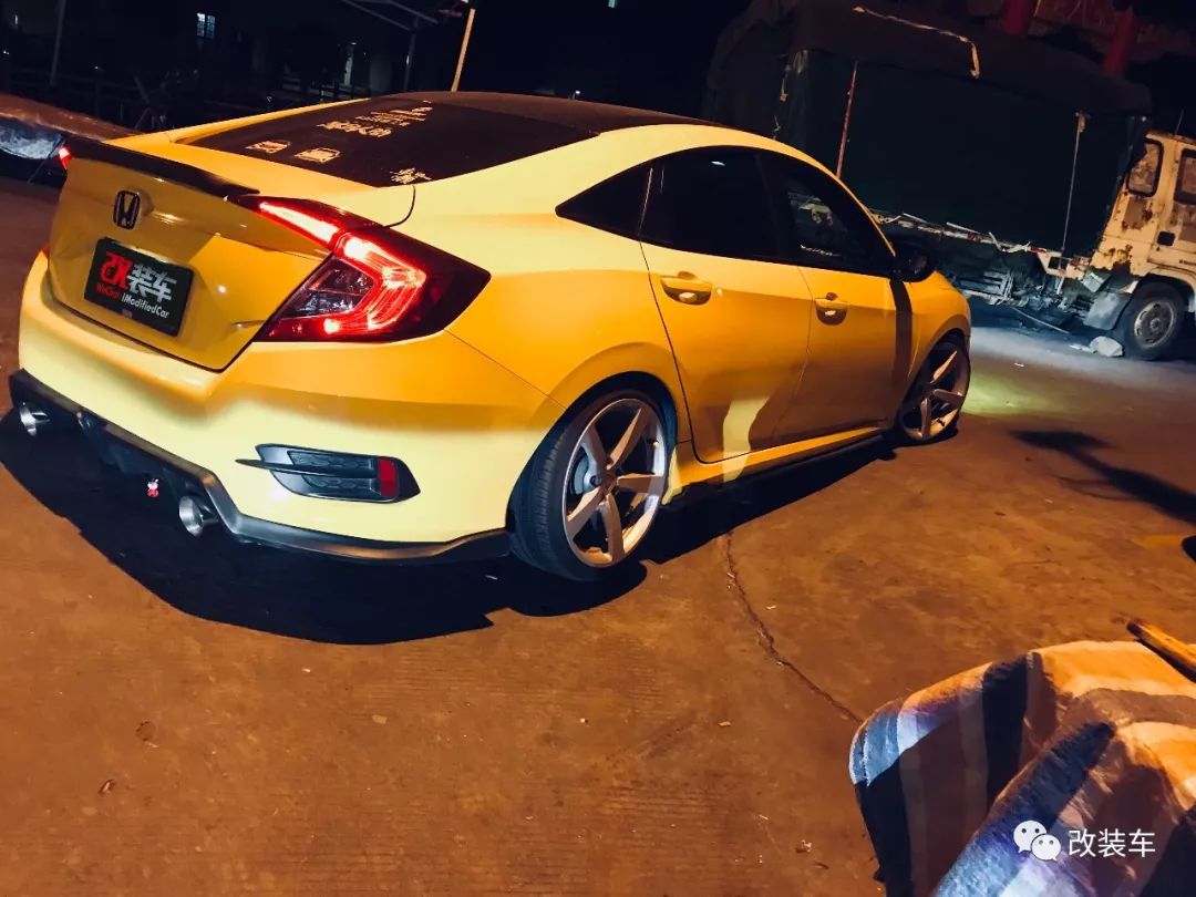 第10代思域亮点,战斗气息的10代思域