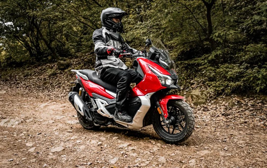 大阳ADV150胖虎试驾:真正的跨界踏板,兼顾城市越野可玩性极高