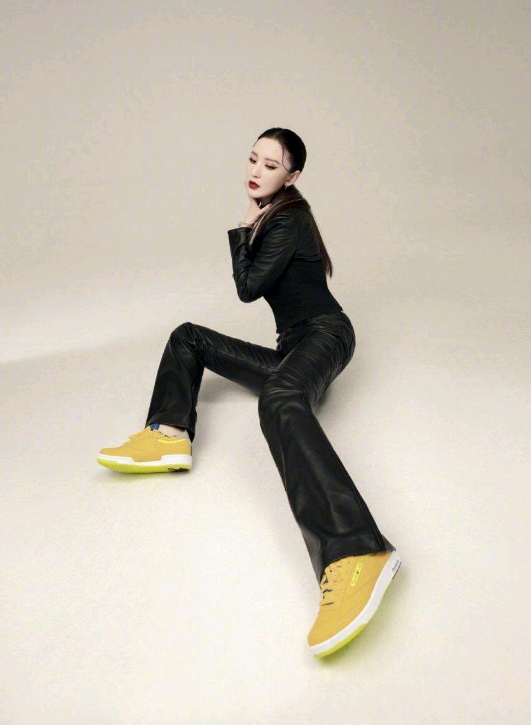 刘雯同款羊羔毛皮衣外套,刘雯的穿搭真高级