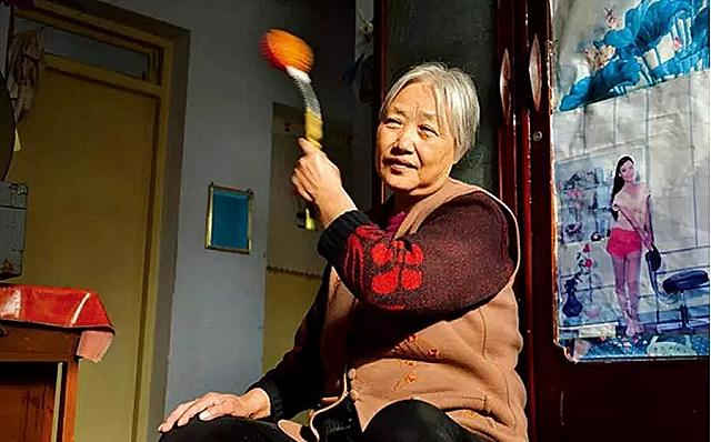 军嫂姜致莲近况,军嫂为救丈夫成植物人