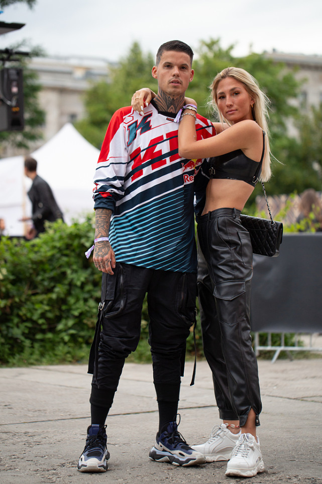 春秋款白色裤装工装裤,工装裤百搭工作裤装女