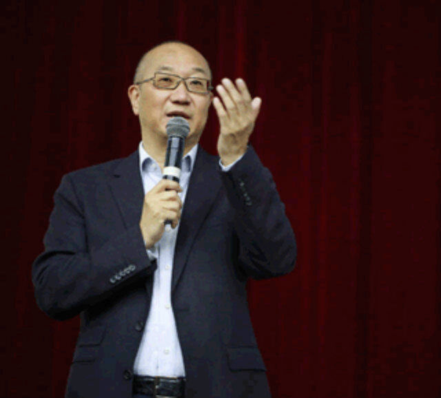 地产大亨冯仑完整版视频,房地产大佬冯仑最新视频