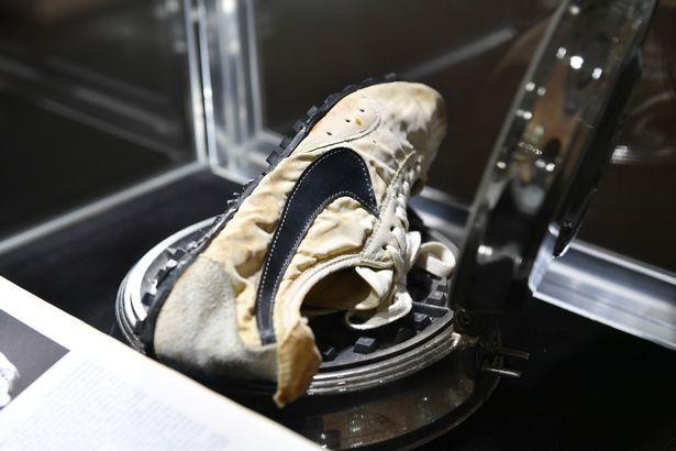 打破世界纪录的跑步鞋,创马拉松世界纪录跑鞋