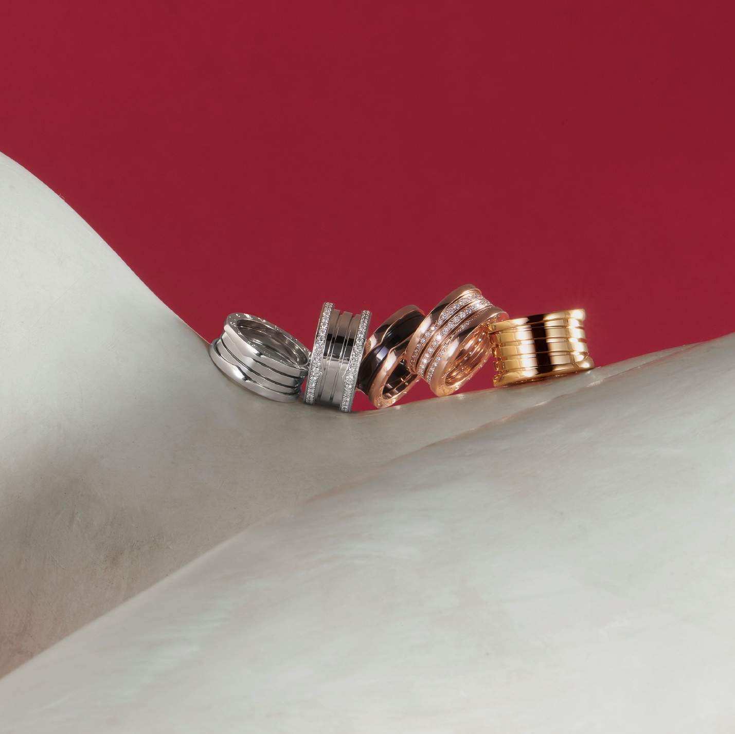 黄金对戒婚戒怎么选,结婚对戒是钻戒还是黄金戒指呢