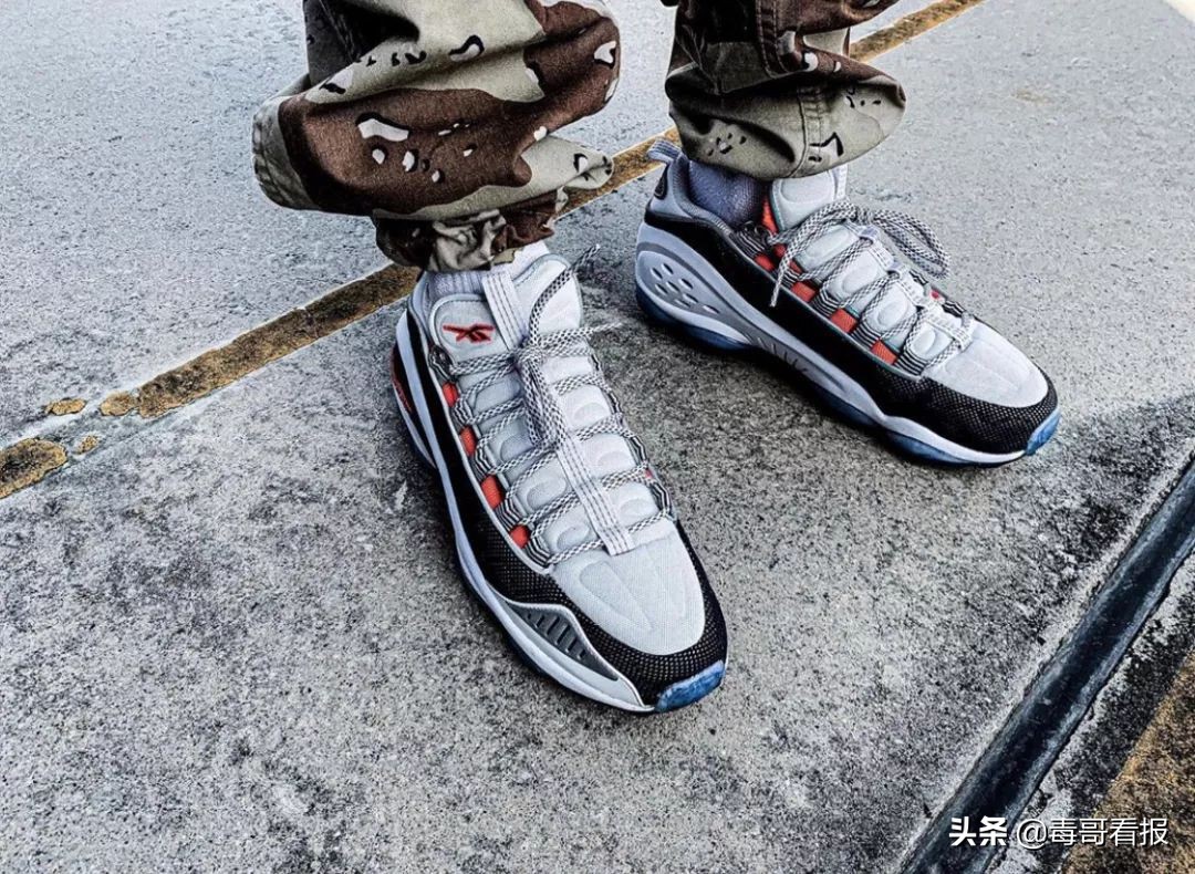 reebok什么意思啊,为什么reebok两个标志