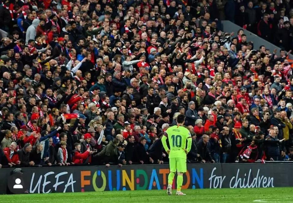 这就是我们爱足球的原因,这才是我们热爱的足球该有的样子