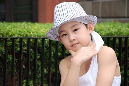 9岁登上春晚和周杰伦合作的人,10岁登上春晚父母为他卖掉房子