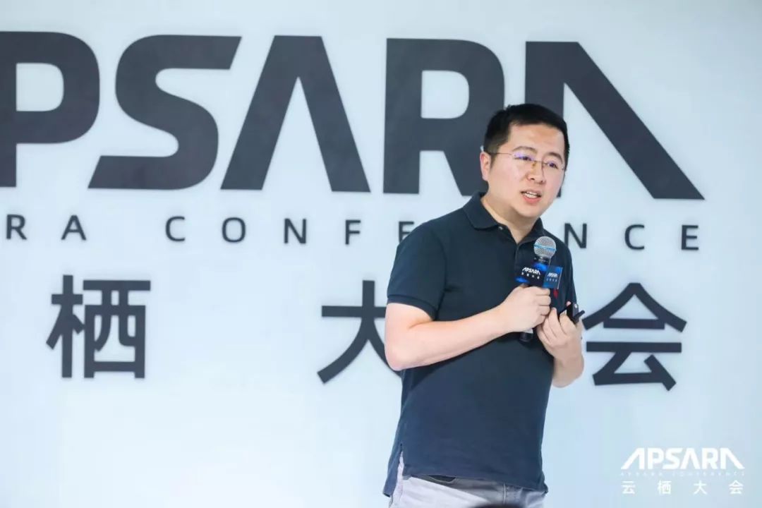 数据中台、童装、机器人，这些创业者为什么要到云端去？