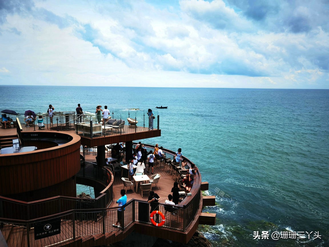 惠州市惠东县双月湾悬崖酒吧,惠州双月湾东山礁石酒吧景点